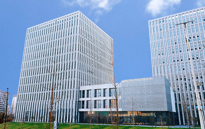 2025年钢材市场供需格局变化与建材批发价格走势分析
